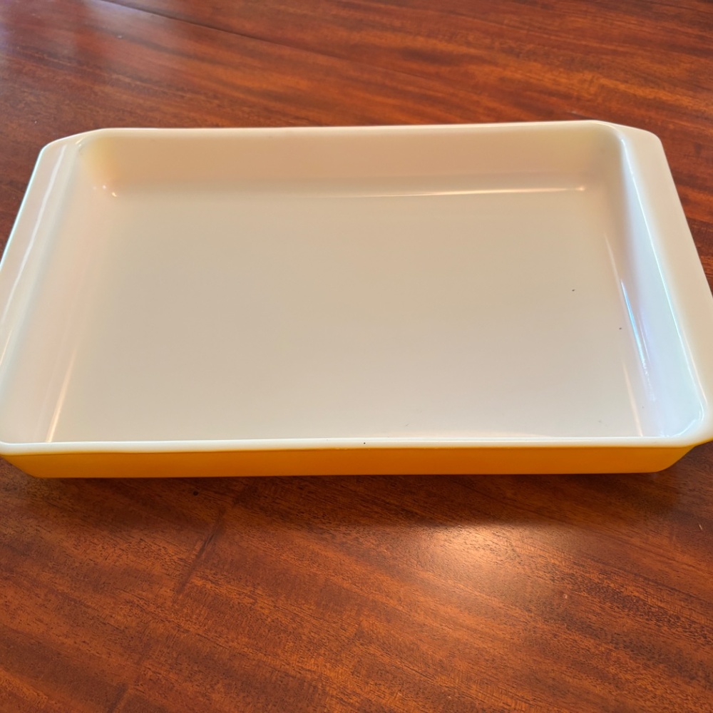 Vintage Pyrex Casserole Pan - Picture 2 of 11